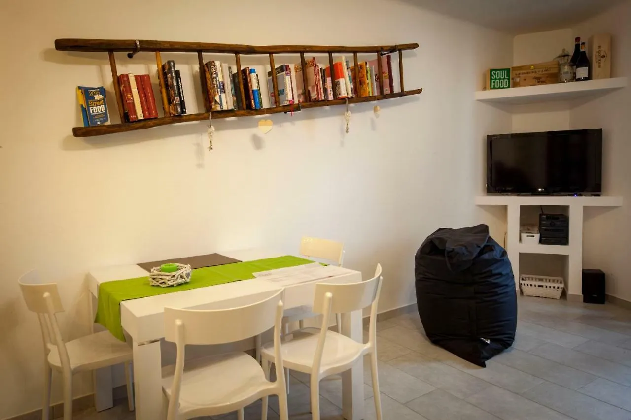 Voi Da Noi - Home Experience Cuasso Al Monte 0*,  Italy